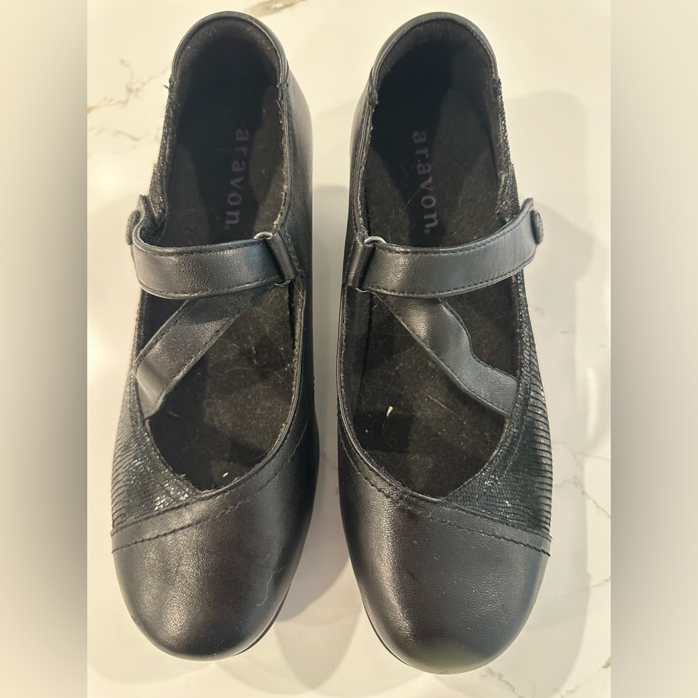 Aravon Women's Black Cross Strap Mary Jane Shoes leather size 8.5